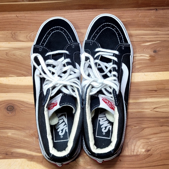 Vans Sk8-Hi sneakers in the classic Black/White color HIGH TOPS WMNS 8.5/MENS 7 - Picture 12 of 16